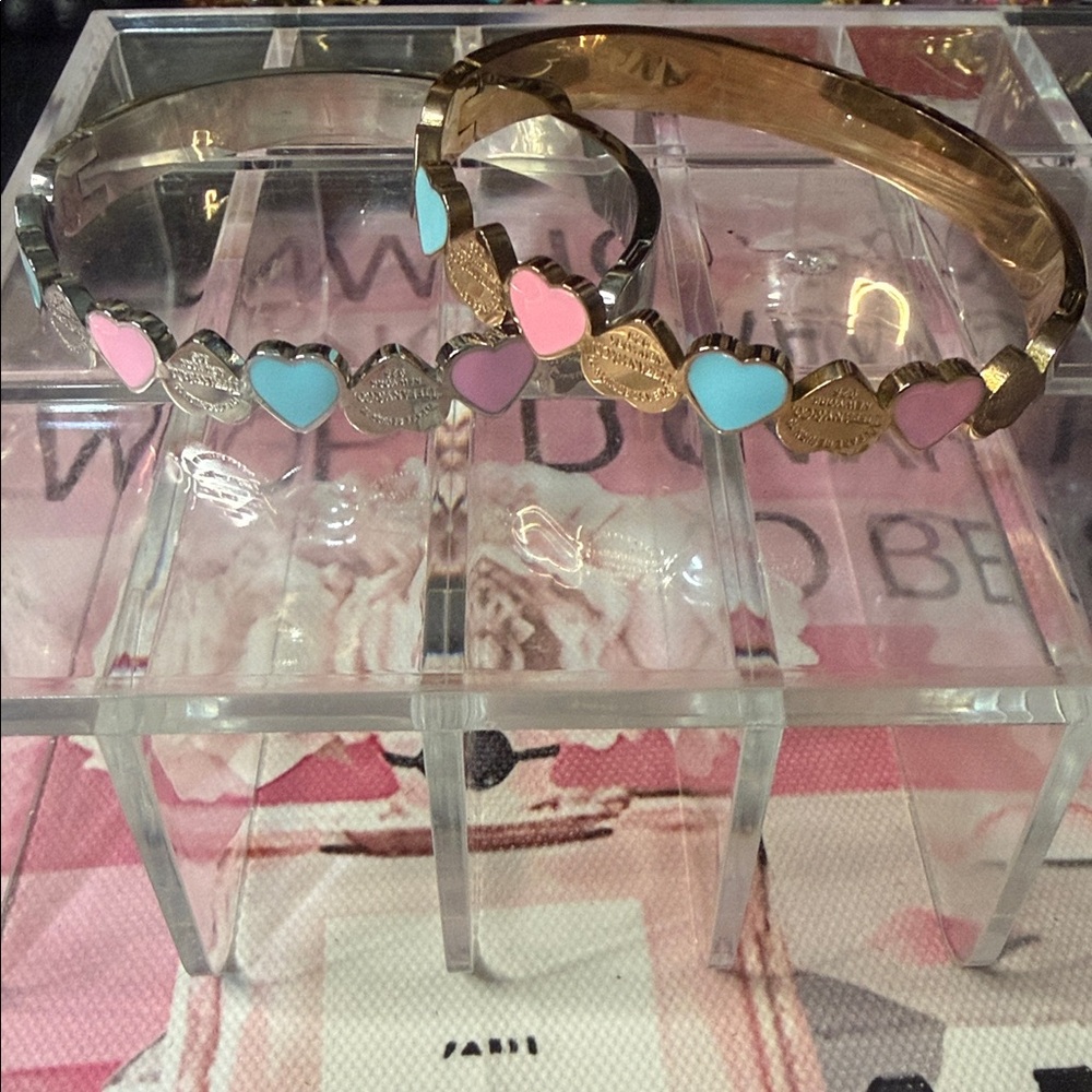1x stainless steel 18k gold plated waterproof Heart Charm Bangle